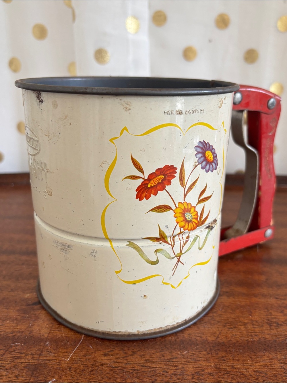 Cream Vintage Androck Hand-i-Sift Floral Sifter with Red Handle 1940s